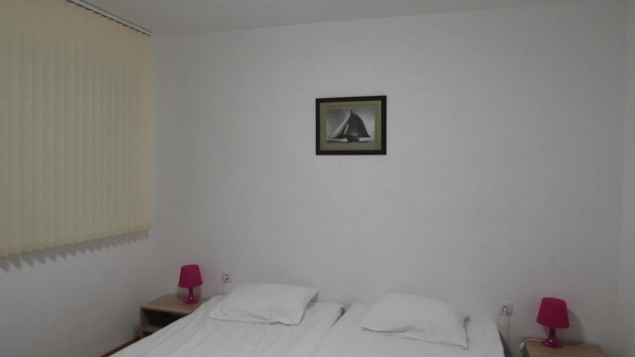 Apartment Crystal Balchik Bagian luar foto