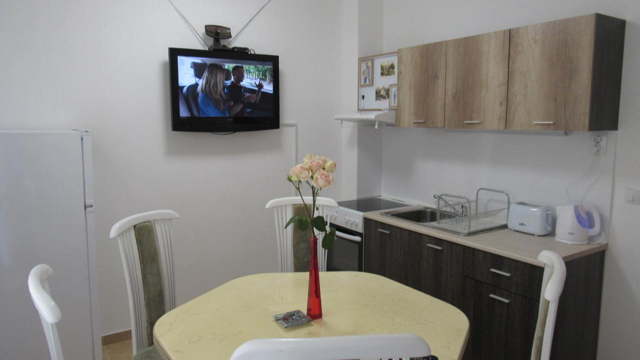 Apartment Crystal Balchik Bagian luar foto
