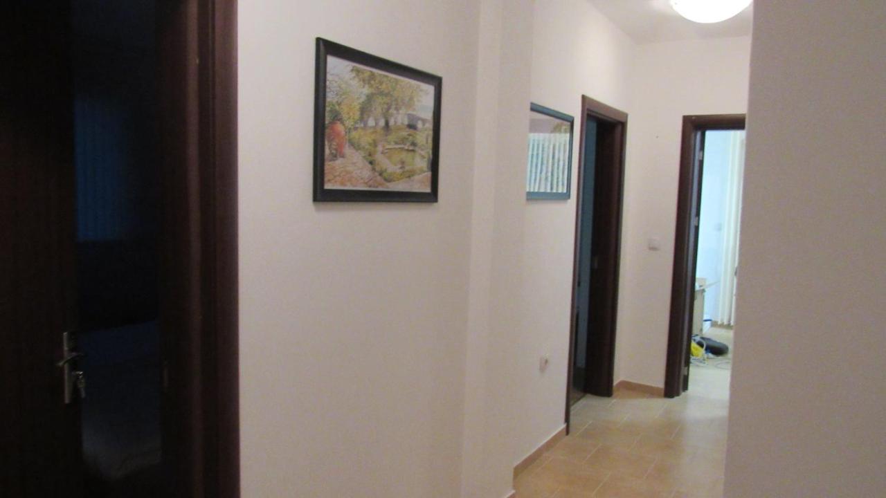 Apartment Crystal Balchik Bagian luar foto