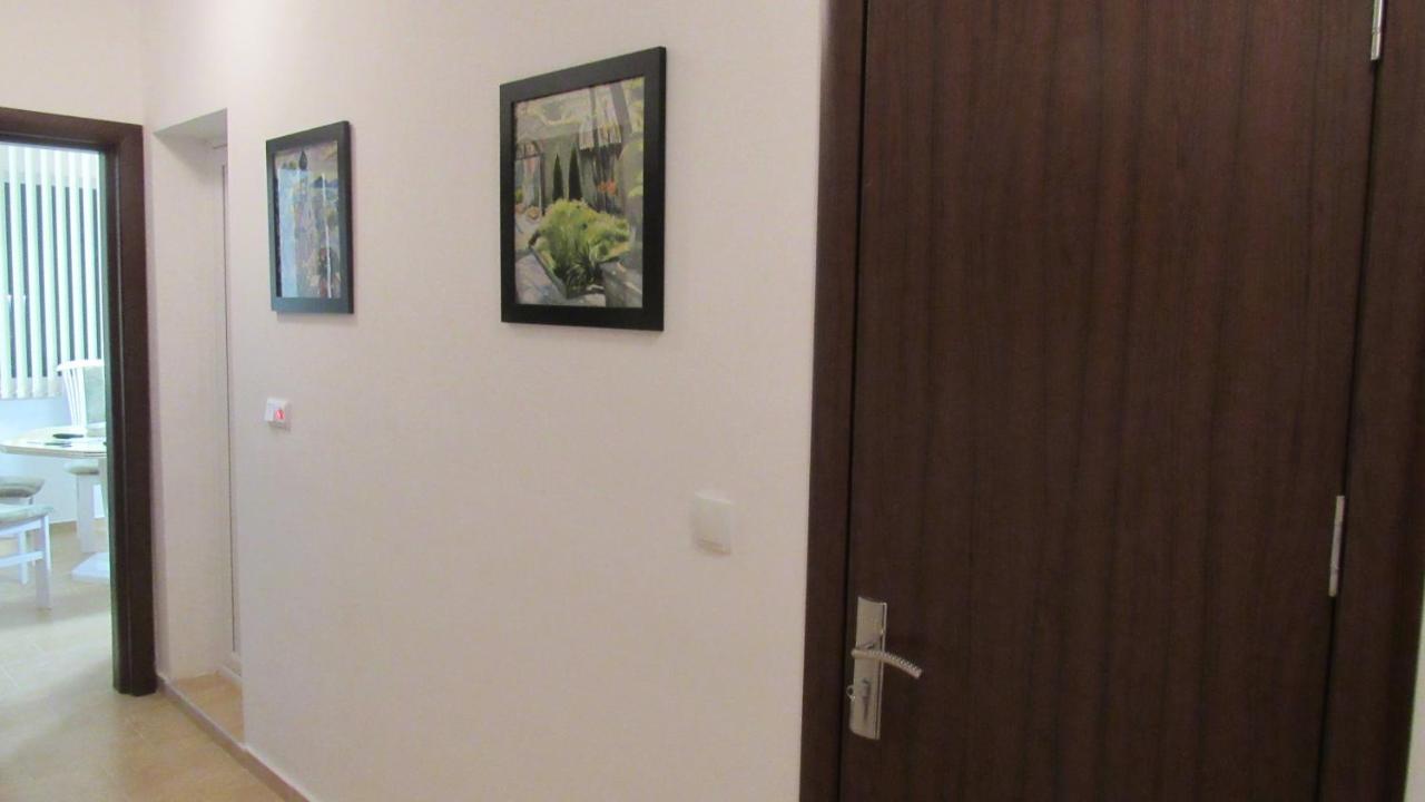 Apartment Crystal Balchik Bagian luar foto